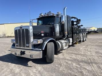 Main image Peterbilt 389
